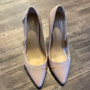 Thalia Sodi pumps size 9.5 in a soft pink-nude. 3.5 inch stiletto heel.